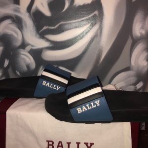 Bally Saxor Slides